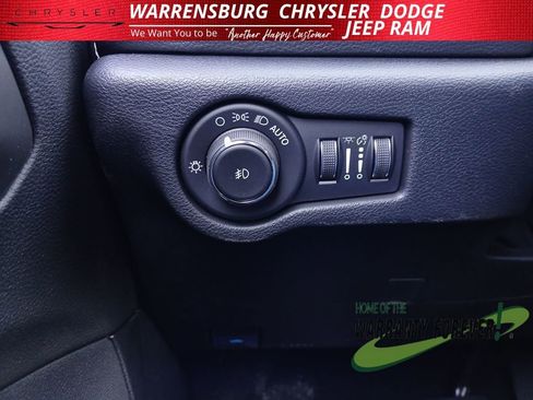 New 2026 Chrysler Pacifica Select image 31