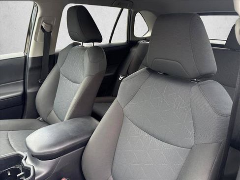 Certified 2025 Toyota RAV4 XLE FWD image 20