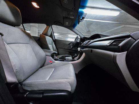 Used 2014 Honda Accord LX image 32