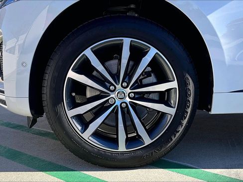 Used 2025 Jaguar F-PACE R-Dynamic S image 8