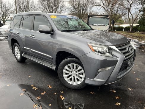 Used 2017 Lexus GX 460 Premium w/ Premium Package image 2