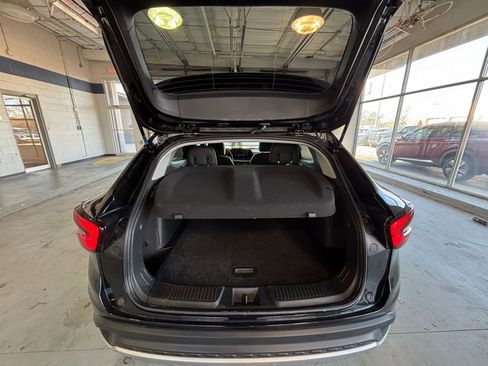 Used 2025 Chevrolet Trax LT image 30