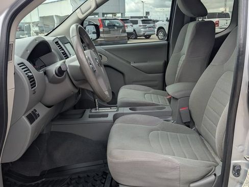 Used 2019 Nissan Frontier S RWD image 11