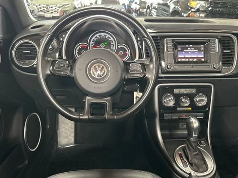 Used 2018 Volkswagen Beetle 2.0T S FWD image 18