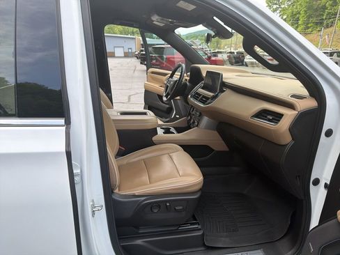 Used 2021 Chevrolet Tahoe Premier AWD/4WD image 17