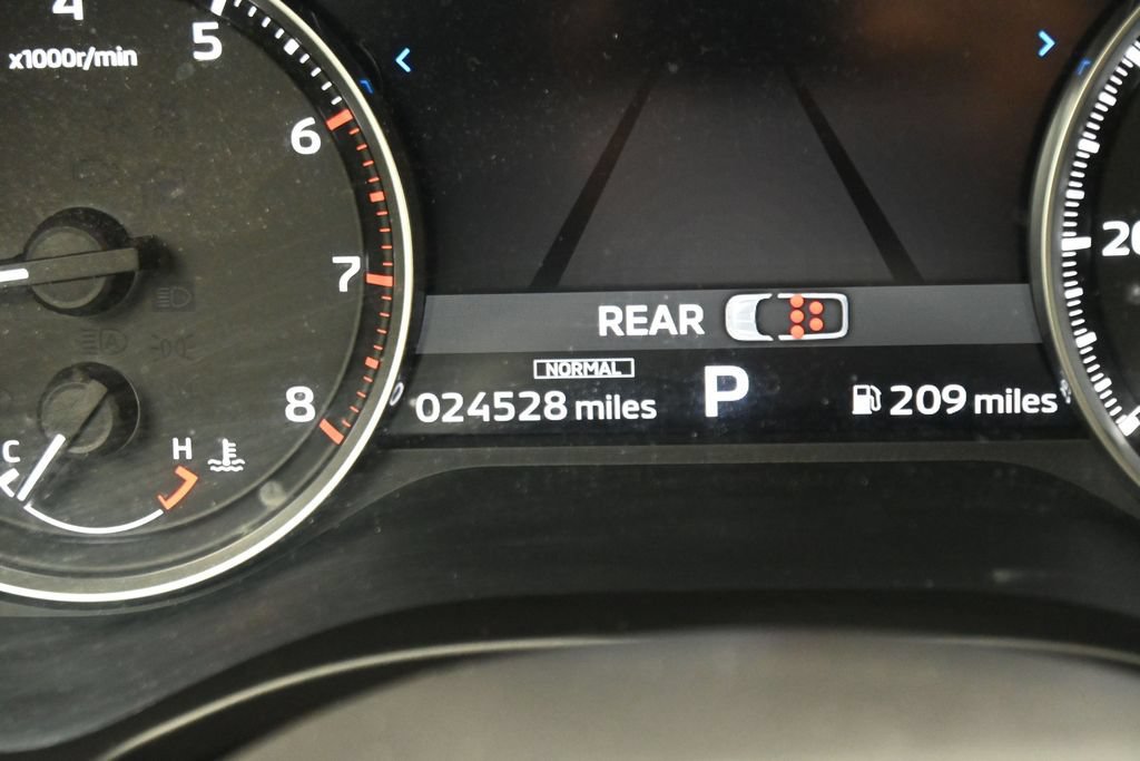 Used 2024 Mitsubishi Outlander SE AWD/4WD image 16