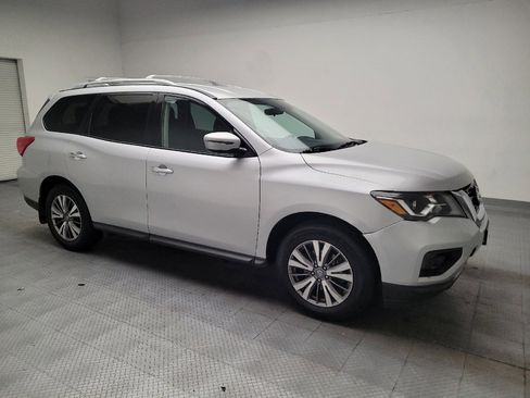 Used 2019 Nissan Pathfinder S FWD image 11