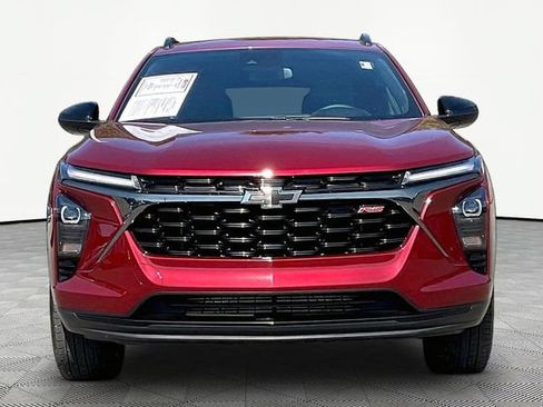 Used 2025 Chevrolet Trax RS w/ Driver Confidence Package FWD image 2