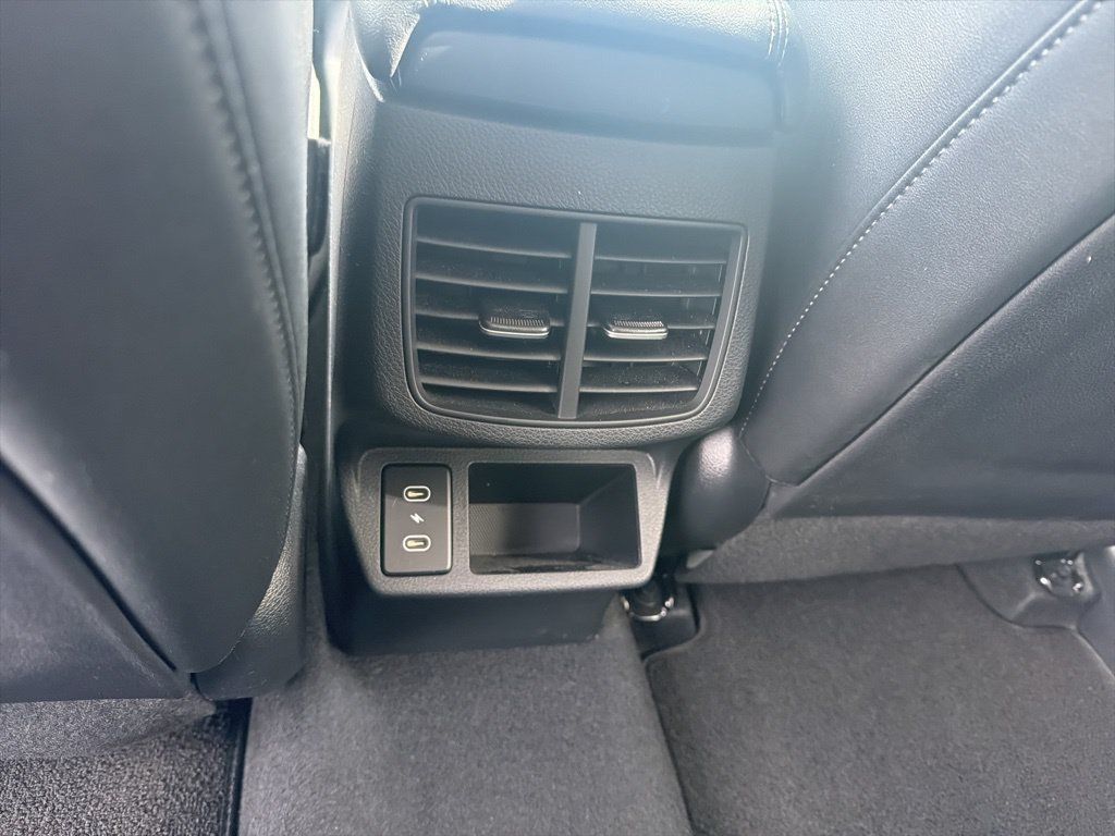 Used 2025 Kia Seltos S AWD/4WD image 22