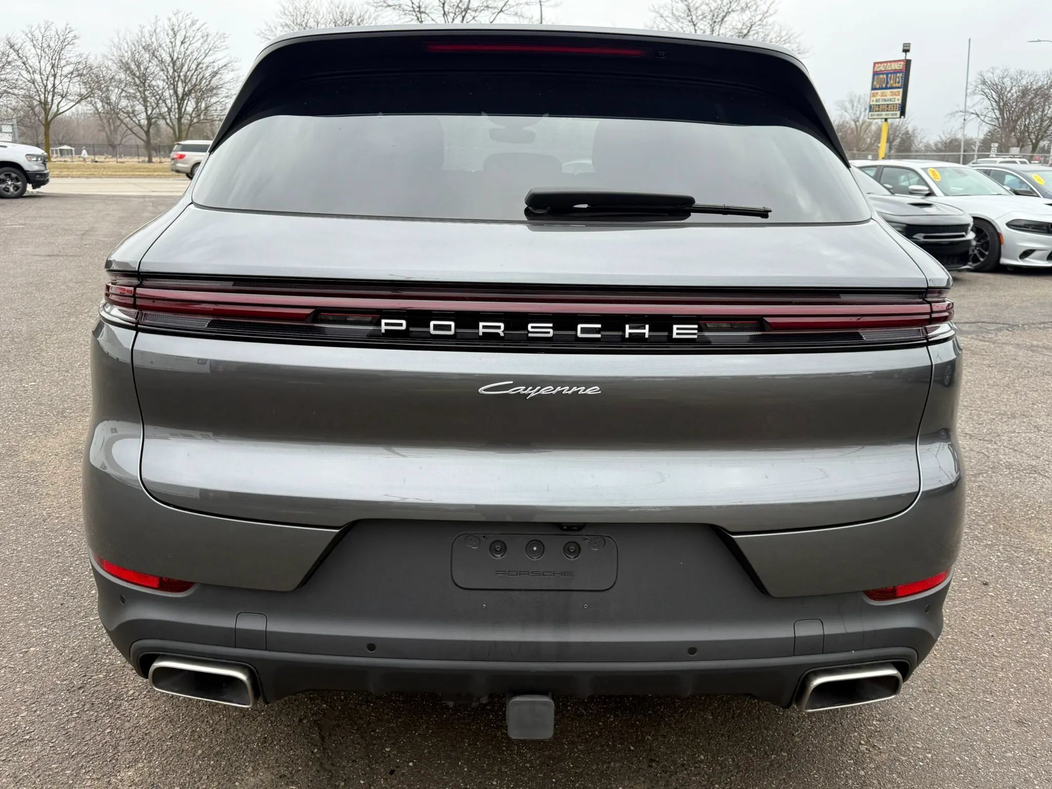 Used 2025 Porsche Cayenne E-Hybrid w/ Premium Package Plus AWD/4WD image 11