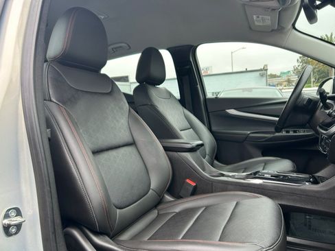 Used 2023 Chevrolet Bolt EUV LT w/ Convenience Package FWD image 31