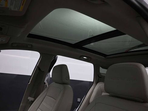 Used 2024 GMC Terrain Denali w/ Denali Premium Package image 11