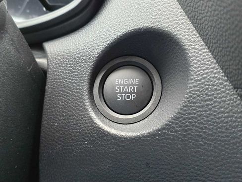 Used 2026 Toyota Corolla Cross LE AWD/4WD image 34