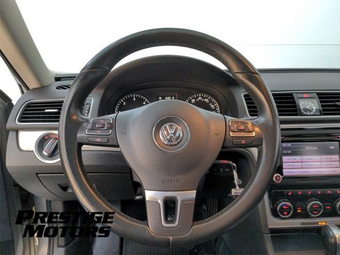 Used 2012 Volkswagen Passat TDI SE image 29