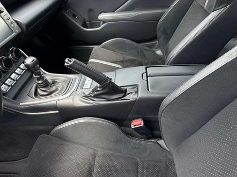 Used 2023 Toyota GR86 Premium w/ ALL Weather Mat Package (TMS) RWD image 19