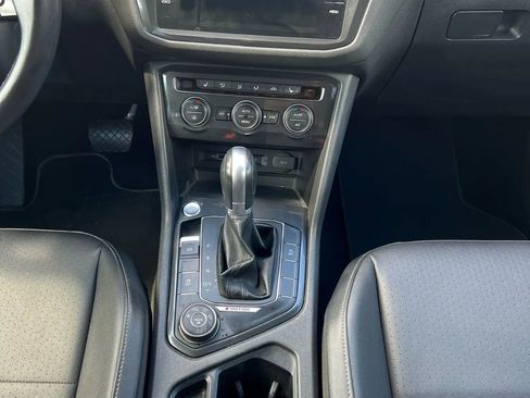 Used 2018 Volkswagen Tiguan SE w/ 3rd Row Seat Package image 13
