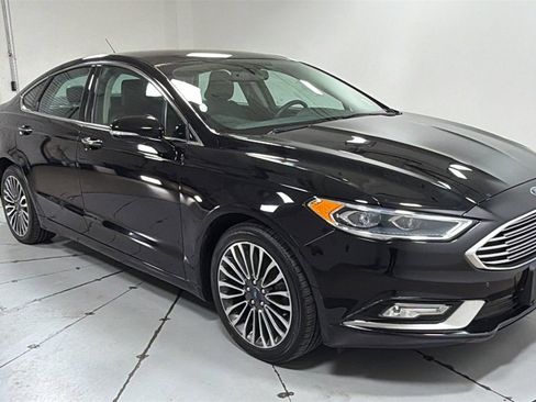 Used 2017 Ford Fusion SE image 3