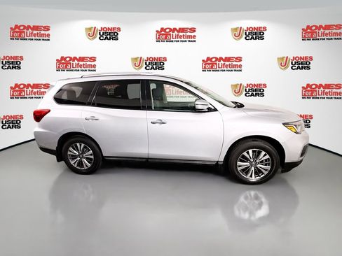 Used 2020 Nissan Pathfinder S AWD/4WD image 17