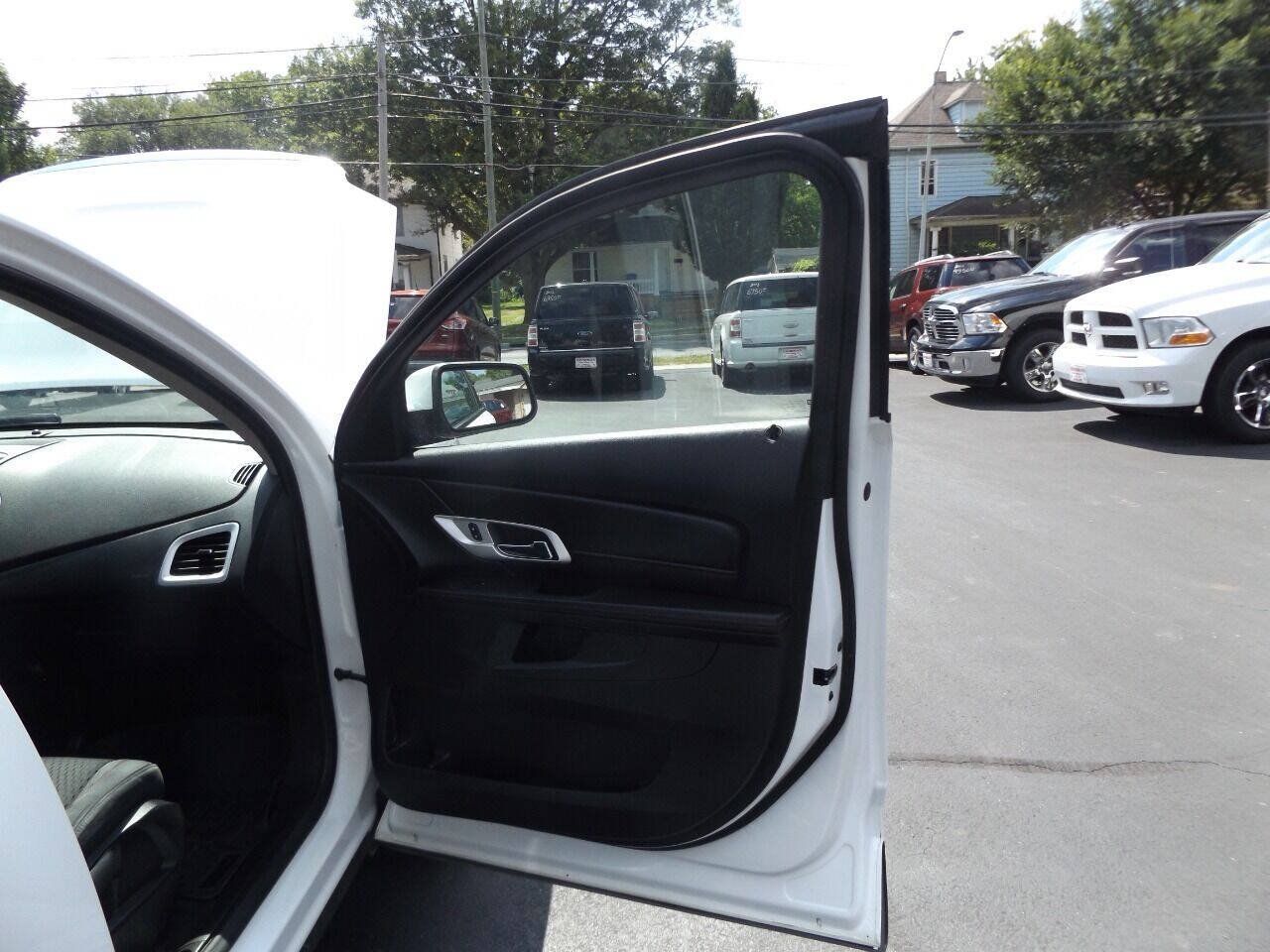 Used 2015 GMC Terrain SLE AWD/4WD image 25