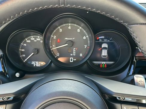 Used 2024 Porsche Macan Turbo image 15