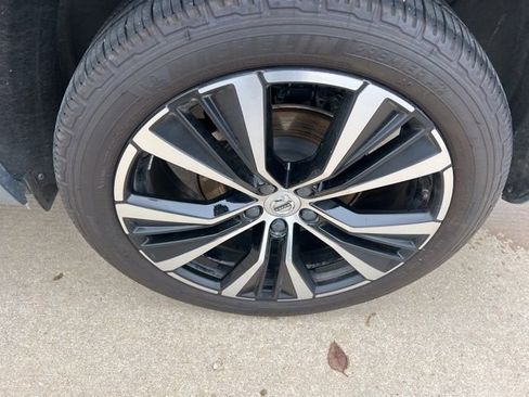 Used 2023 Volvo XC60 B5 Plus w/ Climate Package image 11