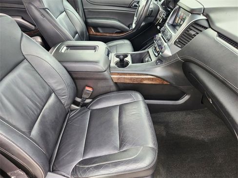 Used 2018 Chevrolet Suburban LT image 14