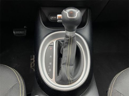 Used 2015 Kia Soul + image 21