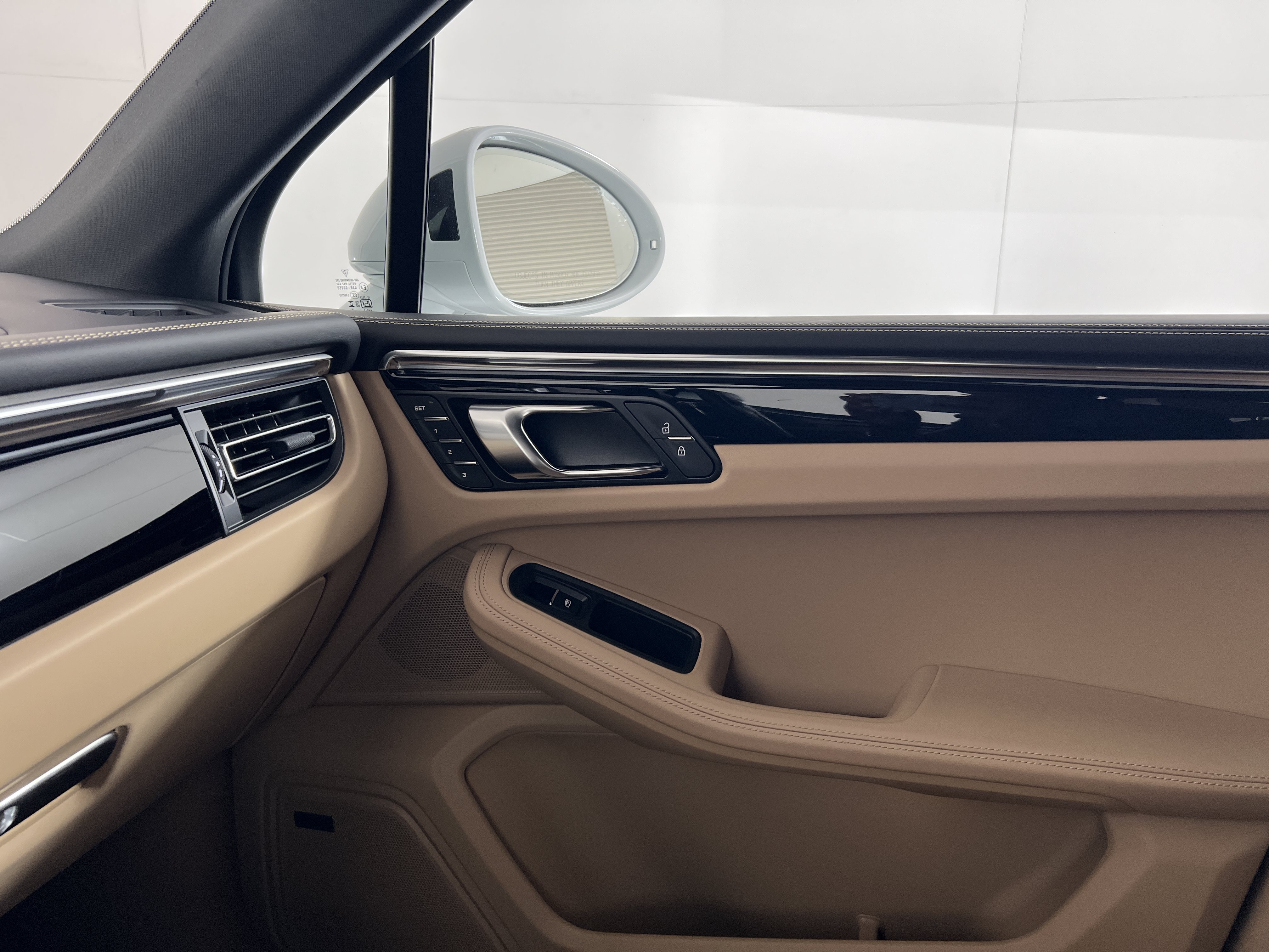 Certified 2026 Porsche Macan S AWD/4WD image 14
