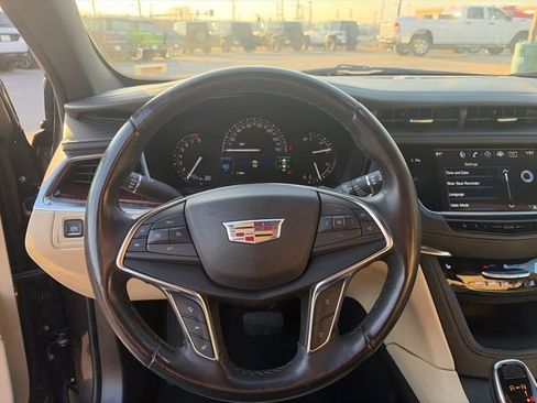 Used 2018 Cadillac XT5 Luxury w/ Driver Awareness Package image 45