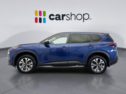 Used 2023 Nissan Rogue SV image 2