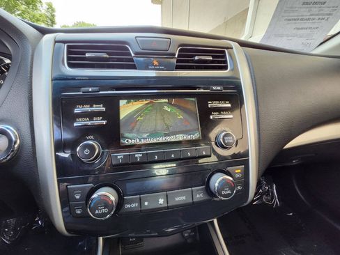 Used 2015 Nissan Altima 2.5 SV FWD image 8