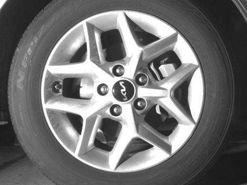 Used 2025 Kia Soul LX w/ LX Technology Package FWD image 16