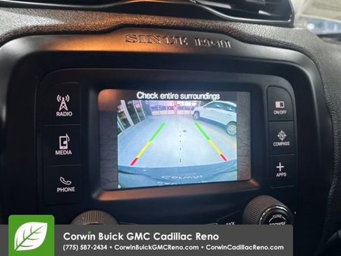 Used 2017 Jeep Renegade Trailhawk AWD/4WD image 27