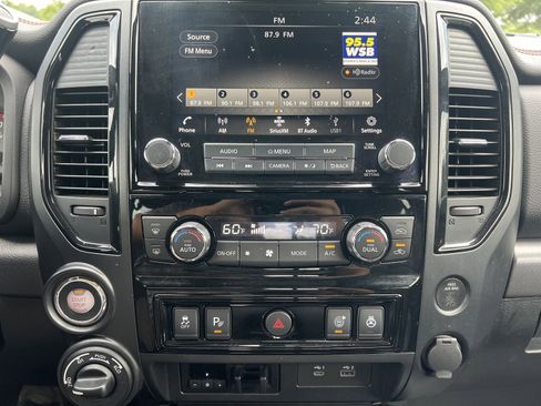 Used 2021 Nissan Titan PRO-4X w/ Pro-4x Convenience Package AWD/4WD image 4