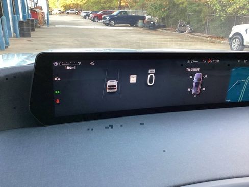 New 2025 Ford Expedition Active image 57