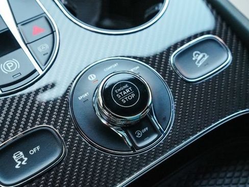 Used 2022 Bentley Bentayga AWD/4WD image 46