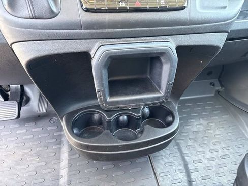 Used 2024 RAM ProMaster 2500 w/ Convenience Group image 32