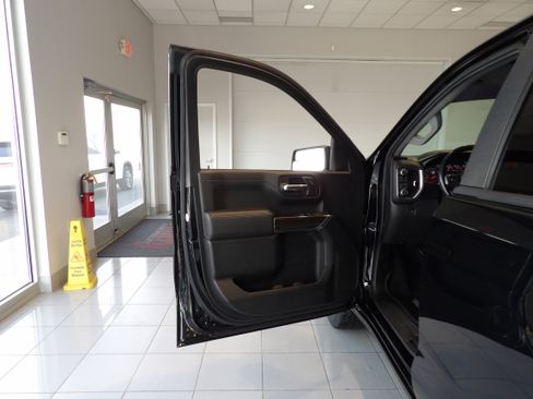 Used 2019 Chevrolet Silverado 1500 RST image 6