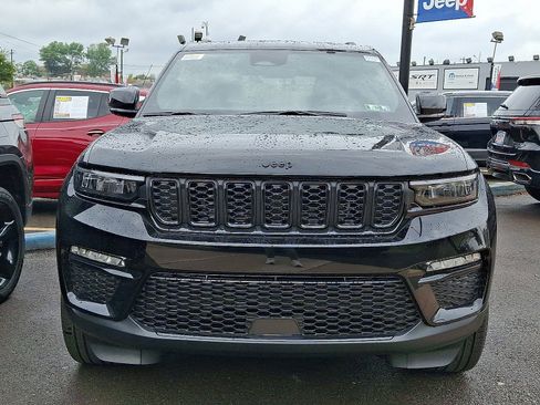 New 2025 Jeep Grand Cherokee Limited w/ Black Appearance Package image 2