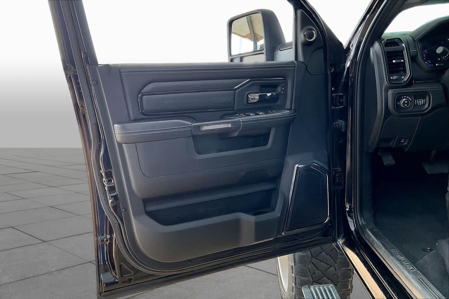 Used 2023 RAM 2500 Limited AWD/4WD image 22