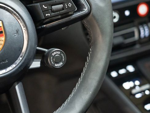 Certified 2026 Porsche Macan AWD/4WD image 23