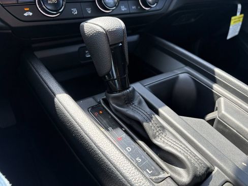 Used 2025 Honda Accord SE image 15