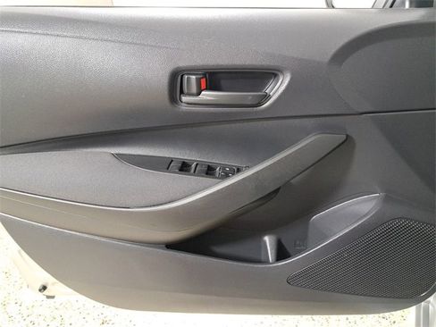 Used 2023 Toyota Corolla LE image 21