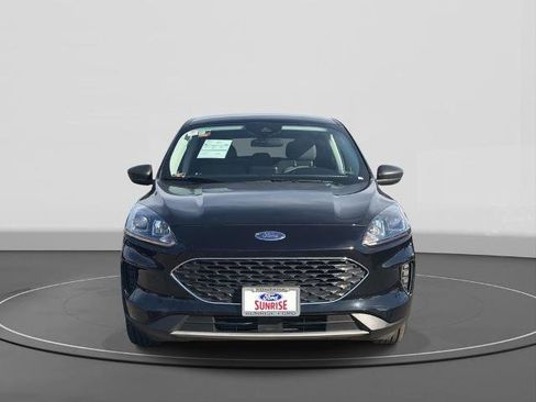 Certified 2022 Ford Escape SE image 3