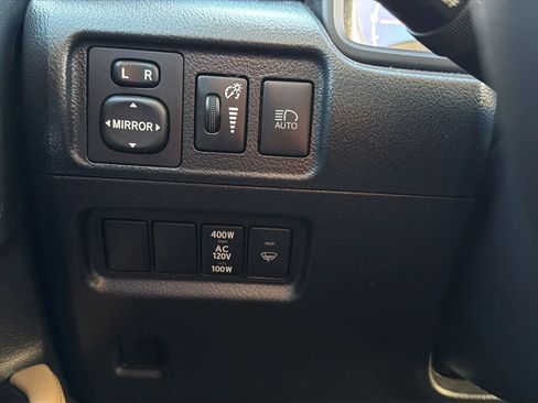 Used 2022 Toyota 4Runner SR5 AWD/4WD image 15