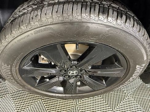 Used 2025 Honda Pilot Black Edition image 13
