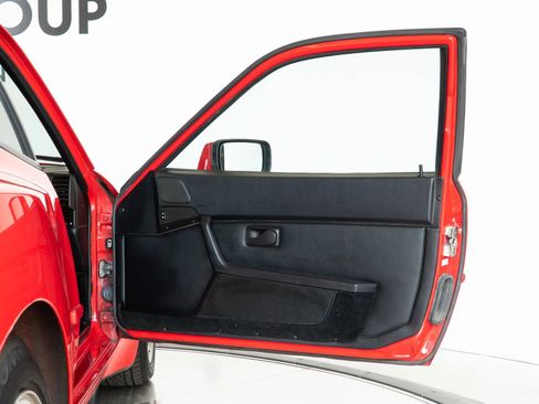 Used 1989 Porsche 944 Turbo image 45