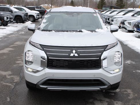 New 2026 Mitsubishi Outlander SE AWD/4WD image 2