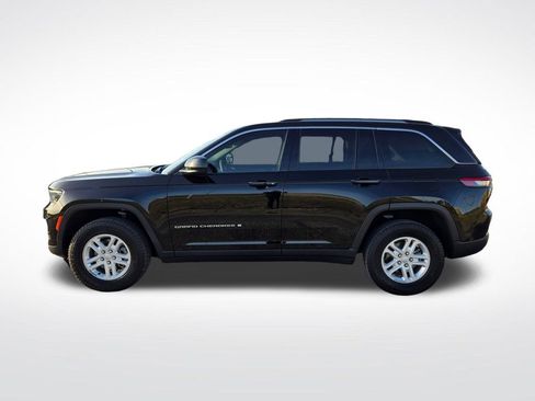 Used 2023 Jeep Grand Cherokee Laredo image 7