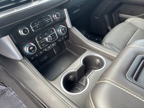 Used 2023 GMC Yukon SLT AWD/4WD image 18